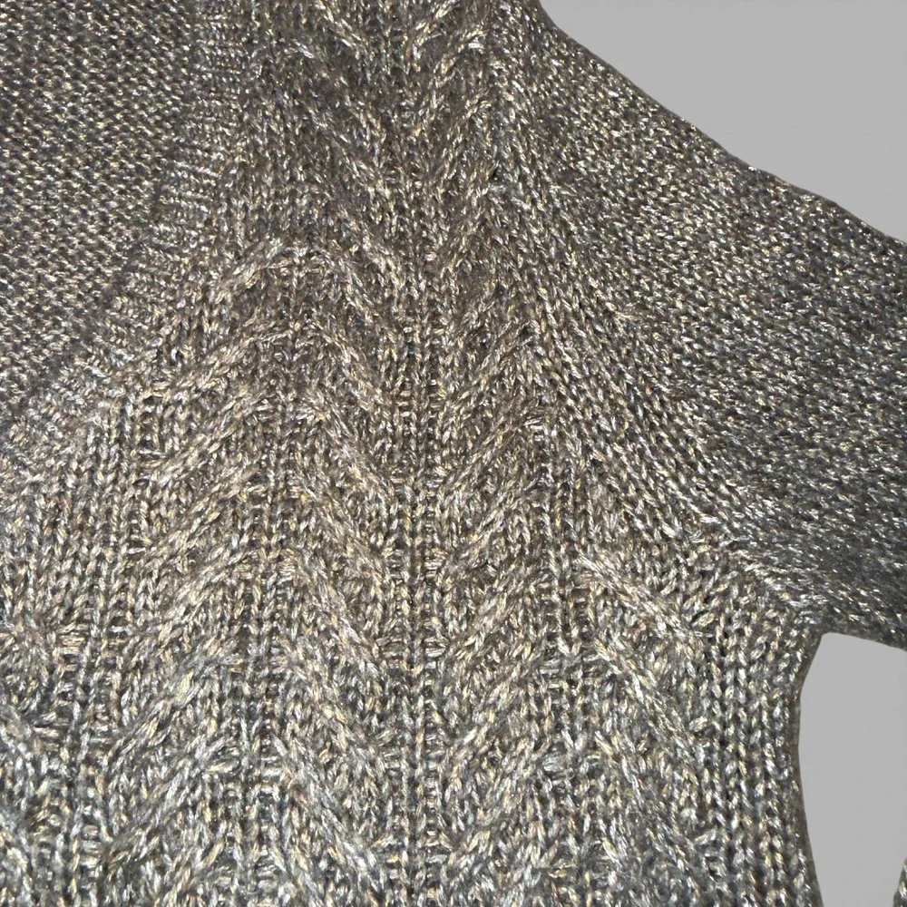 Michael Kors Gray Metallic Cable Knit V Neck‎ Sweater Women's M Neutral Shimmer